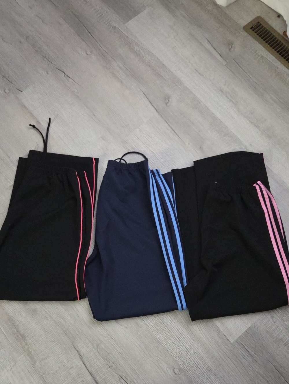 Womens 3 Pairs Of Athletic Pants 1X